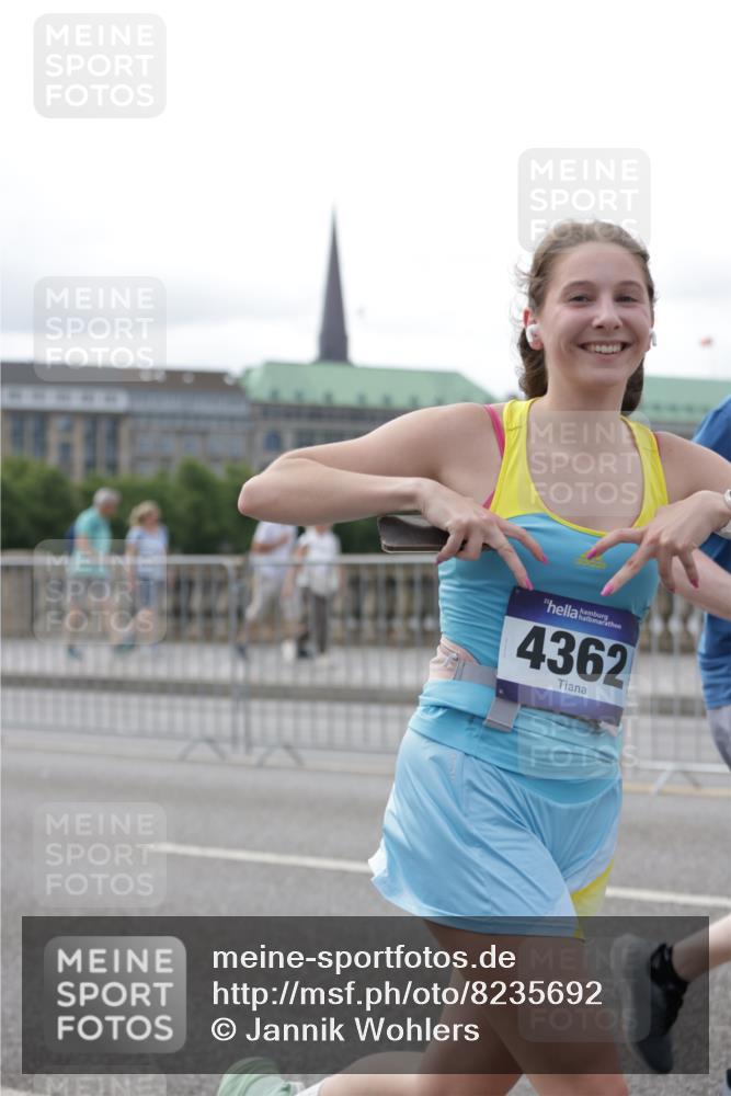 29.06.2025 - hella hamburg halbmarathon Jannik Wohlers http://msf.ph/oto/8235692 29.06.2025 10:28:38 Lombardsbrücke 1869, 2688, 3717, 4161, 4362, 4834, 4982, 5167, 6345, 7169, 8048, 12099, 12404, 12442, 14205, 15143, 15452, 15453, 15952, 15955 meine-sportfotos.de