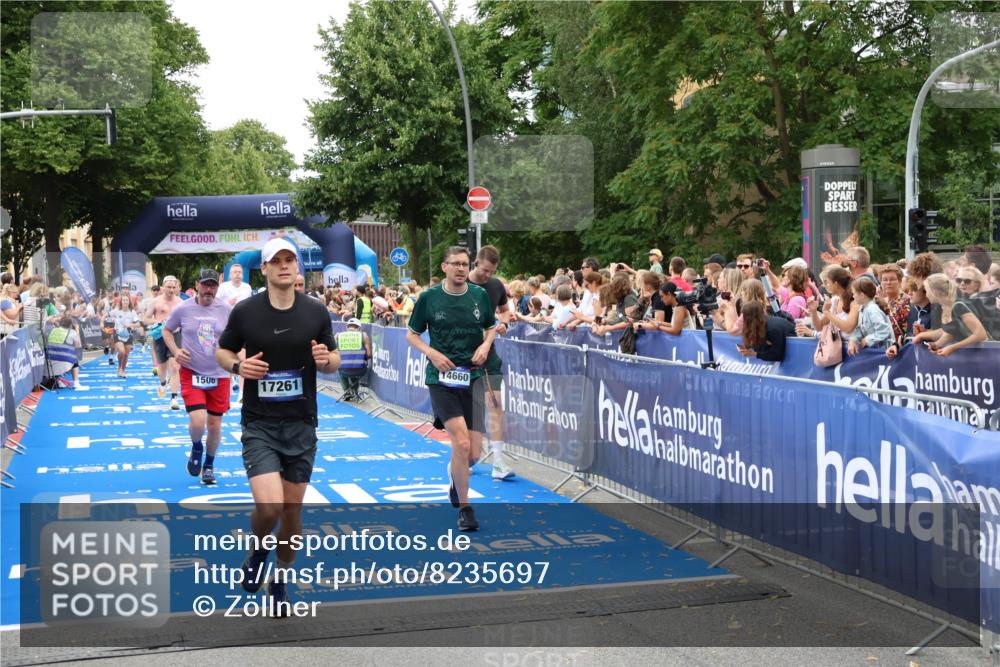 29.06.2025 - hella hamburg halbmarathon Zöllner http://msf.ph/oto/8235697 29.06.2025 10:54:59 Ziel 1327, 1506, 3652, 4616, 5020, 6433, 6994, 8514, 8698, 10266, 13988, 14638, 14660, 14845, 15156, 16047, 16623, 16868, 17261, 18181, 18325 meine-sportfotos.de