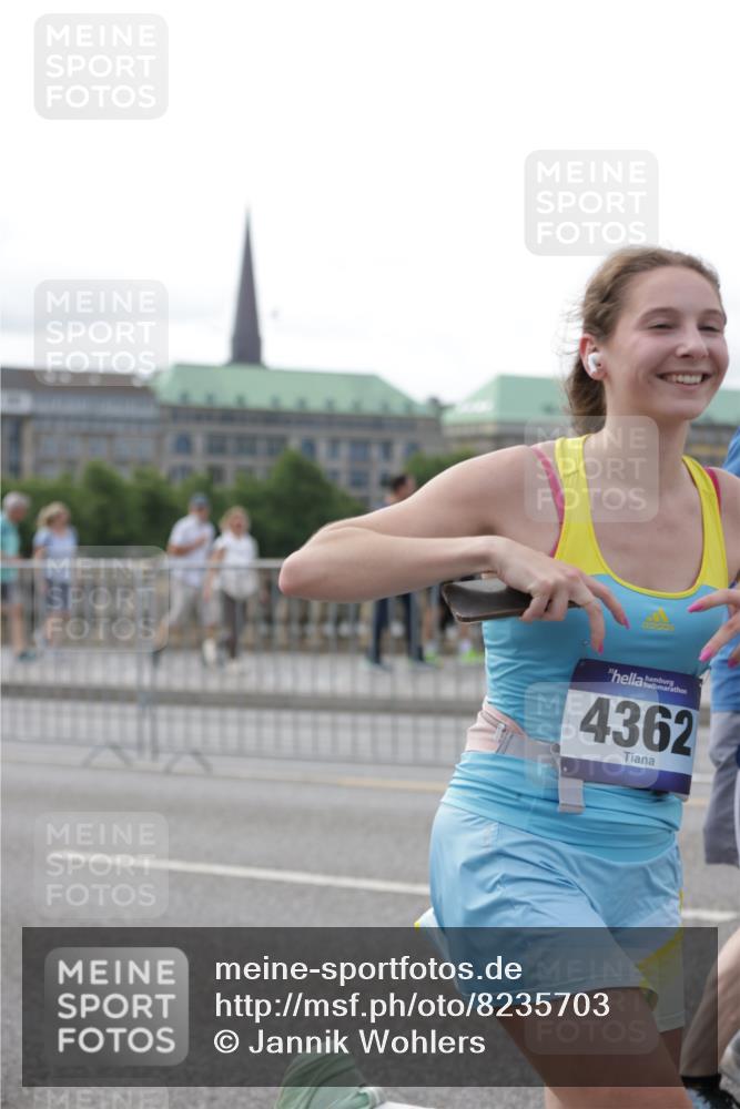 29.06.2025 - hella hamburg halbmarathon Jannik Wohlers http://msf.ph/oto/8235703 29.06.2025 10:28:38 Lombardsbrücke 1869, 2688, 3717, 4161, 4362, 4834, 4982, 5167, 6345, 7169, 8048, 12099, 12404, 12442, 14205, 15143, 15452, 15453, 15952, 15955 meine-sportfotos.de