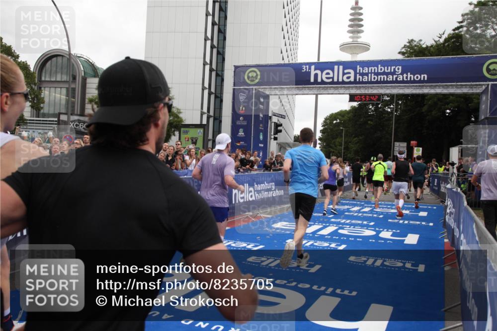 29.06.2025 - hella hamburg halbmarathon Michael Strokosch http://msf.ph/oto/8235705 29.06.2025 10:53:41 Ziel 1030, 1098, 1502, 1783, 2058, 2630, 3399, 3819, 5399, 6628, 6762, 10549, 10895, 11588, 11589, 11604, 12632, 13865, 15061, 15113, 15441, 15497, 15856, 16092, 18143, 18450, 18612, 18666, 18715 meine-sportfotos.de