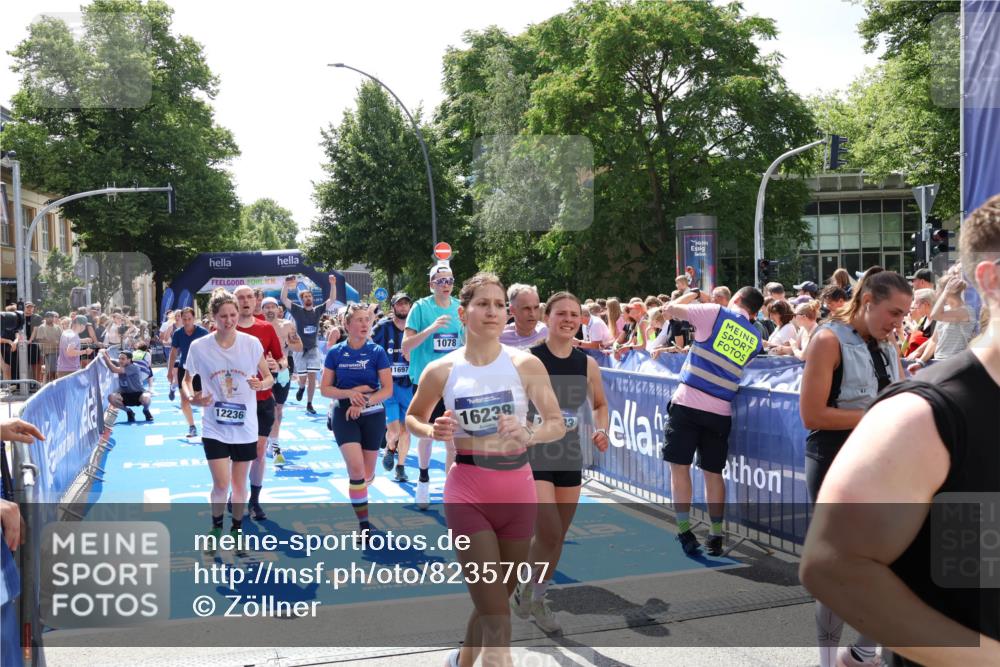 29.06.2025 - hella hamburg halbmarathon Zöllner http://msf.ph/oto/8235707 29.06.2025 11:35:01 Ziel 1078, 3230, 3239, 3311, 4624, 5246, 5822, 6861, 11440, 11697, 12236, 12901, 14632, 15676, 15677, 15845, 15951, 15957, 16238, 16570, 16571, 17135, 17389, 17883 meine-sportfotos.de