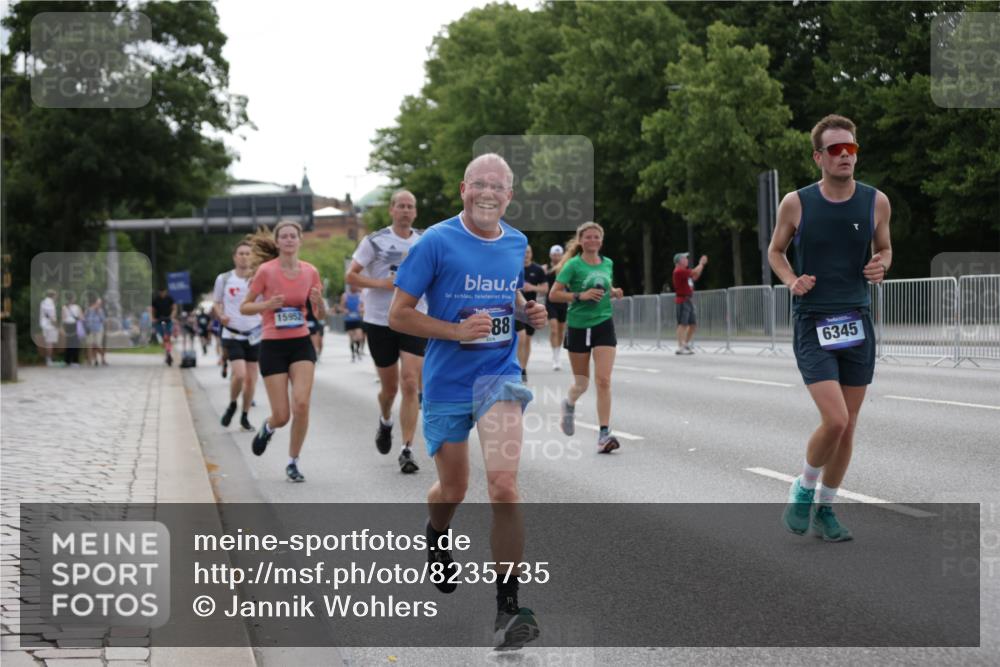 29.06.2025 - hella hamburg halbmarathon Jannik Wohlers http://msf.ph/oto/8235735 29.06.2025 10:28:43 Lombardsbrücke 1869, 2688, 4161, 4362, 4373, 4982, 6345, 7169, 7449, 8048, 10198, 11989, 12099, 12404, 12442, 12958, 13090, 14205, 15952, 15955, 16673, 18414 meine-sportfotos.de