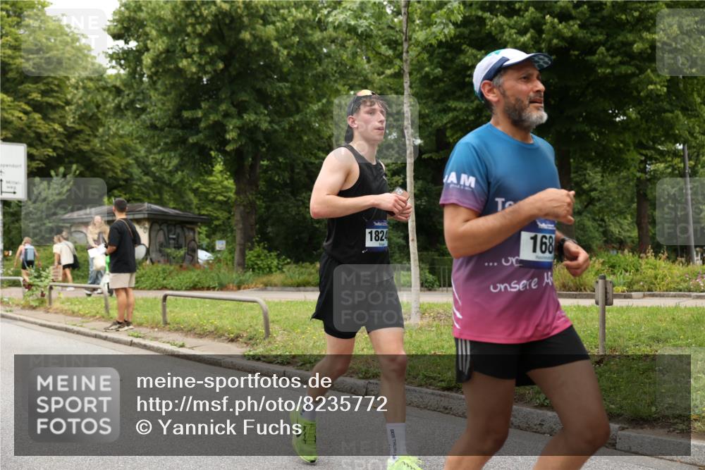 29.06.2025 - hella hamburg halbmarathon Yannick Fuchs http://msf.ph/oto/8235772 29.06.2025 10:47:06 20KM 1258, 1482, 1499, 1683, 1783, 2074, 2099, 2208, 2346, 2910, 3059, 3334, 3399, 3999, 4065, 4419, 4587, 4635, 4726, 5077, 5607, 5907, 6198, 6628, 6897, 7232, 7383, 7509, 8273, 8361, 8587, 8651, 9065, 9163, 9537, 10724, 11217, 11588, 11589, 11604, 11689, 11992, 12155, 12482, 12875, 12910, 14323, 14805, 15179, 15430, 15681, 15980, 16467, 16986, 17710, 18249, 18720, 18901, 19208, 19244 meine-sportfotos.de