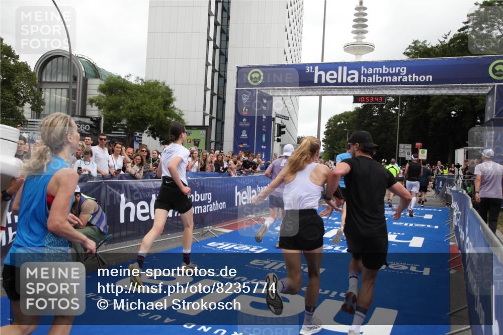 29.06.2025 - hella hamburg halbmarathon Michael Strokosch http://msf.ph/oto/8235774 29.06.2025 10:53:41 Ziel 1030, 1098, 1502, 1783, 2058, 2630, 3399, 3819, 5399, 6628, 6762, 10549, 10895, 11588, 11589, 11604, 12632, 13865, 15061, 15113, 15441, 15497, 15856, 16092, 18143, 18450, 18612, 18666, 18715 meine-sportfotos.de