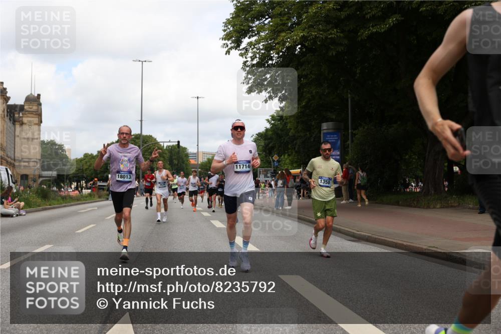 29.06.2025 - hella hamburg halbmarathon Yannick Fuchs http://msf.ph/oto/8235792 29.06.2025 10:34:30 20KM 1358, 1603, 1975, 2573, 2972, 3547, 3626, 4381, 4398, 4766, 4888, 5752, 6149, 6152, 7495, 7622, 8346, 8467, 8574, 8933, 9116, 9540, 11284, 11714, 11806, 12046, 12091, 13190, 14077, 14699, 15421, 15435, 15813, 15828, 16580, 17425, 17792, 17916, 17973, 18013, 18154, 18979 meine-sportfotos.de