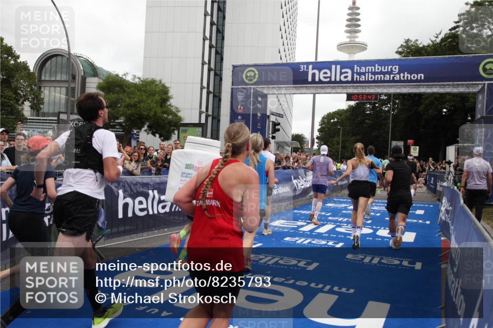 29.06.2025 - hella hamburg halbmarathon Michael Strokosch http://msf.ph/oto/8235793 29.06.2025 10:53:42 Ziel 1030, 1098, 1502, 1783, 2058, 2630, 3399, 3819, 5399, 6628, 6762, 10549, 10895, 11588, 11589, 11604, 12632, 13865, 15061, 15113, 15441, 15856, 16092, 17482, 18143, 18612, 18666, 18715 meine-sportfotos.de
