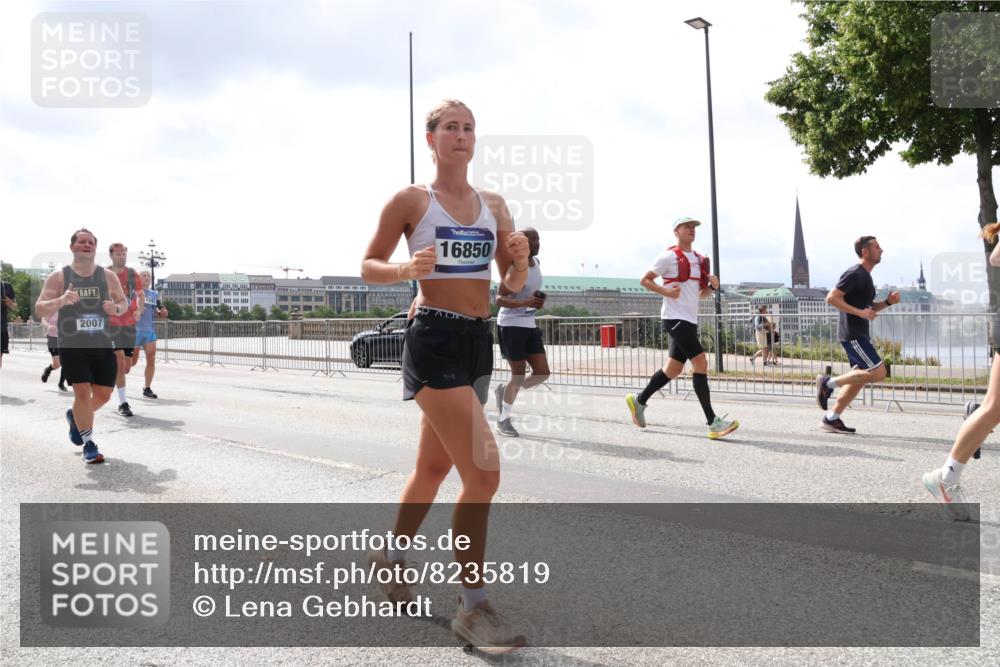 29.06.2025 - hella hamburg halbmarathon Lena Gebhardt http://msf.ph/oto/8235819 29.06.2025 10:45:12 Lombardsbrücke 1024, 1273, 1629, 1685, 1713, 1798, 1924, 2007, 2216, 2217, 2779, 3160, 3164, 3357, 3377, 3570, 3879, 3993, 4099, 4102, 4186, 4275, 4306, 4337, 4504, 4820, 4851, 5099, 5108, 5190, 5339, 5636, 5949, 6150, 6509, 6763, 6788, 6841, 6888, 6911, 6922, 6980, 7283, 7530, 7541, 7699, 7859, 7912, 8582, 8594, 8605, 8762, 8907, 9036, 9084, 9085, 9620, 10182, 10225, 10562, 10566, 10668, 10707, 11272, 11314, 12198, 12318, 12332, 12334, 12394, 13039, 13261 meine-sportfotos.de