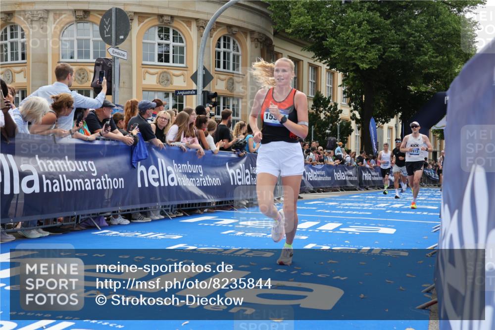 29.06.2025 - hella hamburg halbmarathon Strokosch-Dieckow http://msf.ph/oto/8235844 29.06.2025 10:35:02 Ziel 7628, 7972, 8864, 8901, 11559, 12044, 14069, 15391, 15902, 16140, 16177, 16963, 16964, 17022, 17643, 18220 meine-sportfotos.de