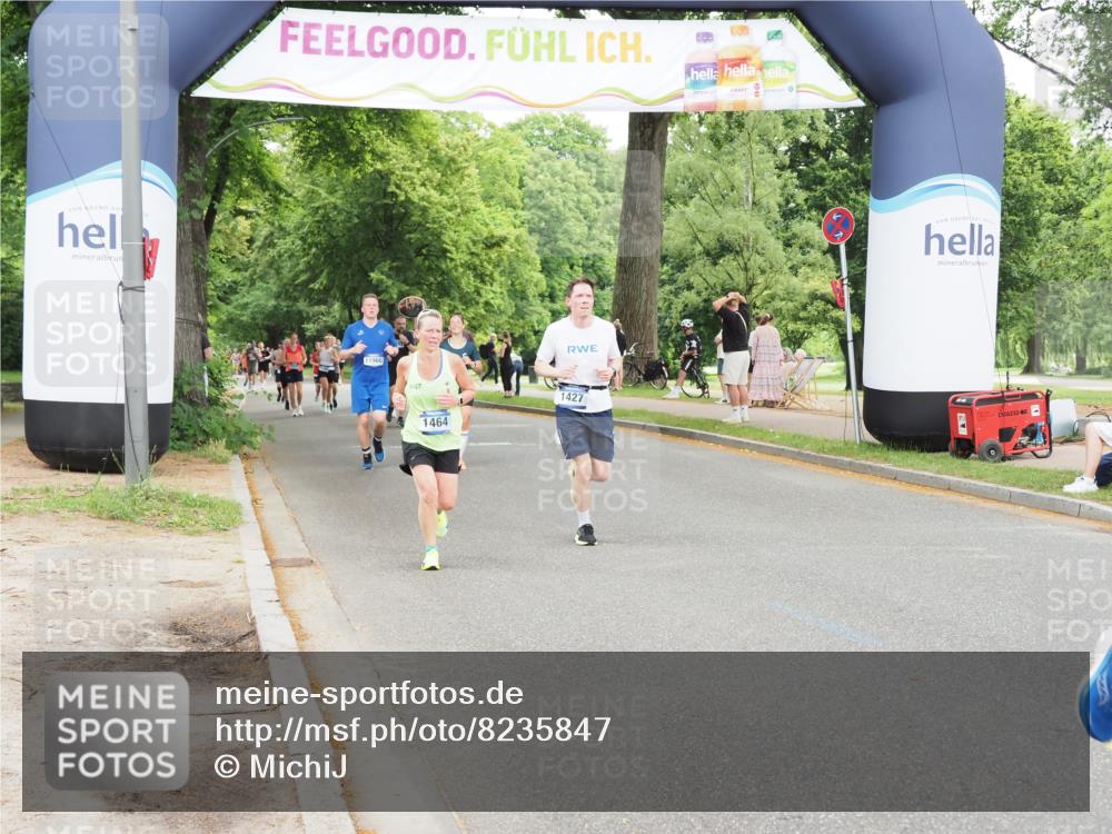 29.06.2025 - hella hamburg halbmarathon MichiJ http://msf.ph/oto/8235847 29.06.2025 10:50:00 Zwischen KM18-KM19 1254, 1427, 1464, 2683, 3921, 4538, 5384, 9439, 9554, 10705, 12004, 13503, 14135, 15252, 16808, 18999, 19023 meine-sportfotos.de