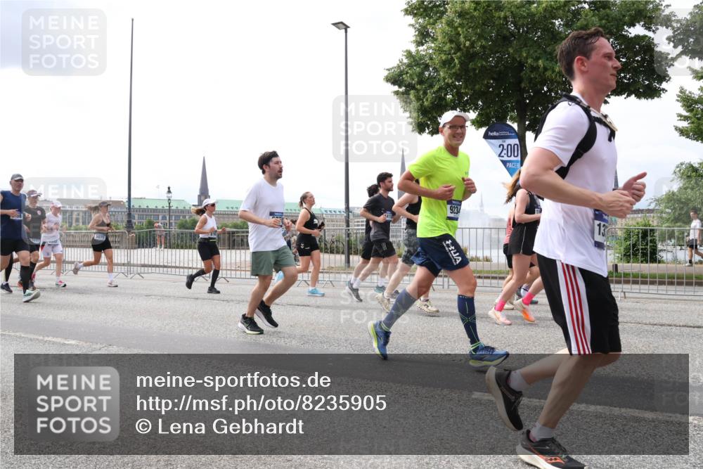 29.06.2025 - hella hamburg halbmarathon Lena Gebhardt http://msf.ph/oto/8235905 29.06.2025 10:33:41 Lombardsbrücke 1189, 1275, 1417, 1764, 1896, 1995, 2085, 2342, 2482, 2776, 2838, 3170, 3264, 3340, 3341, 3345, 3560, 3812, 4164, 4361, 4433, 4445, 4449, 4479, 4696, 4942, 5075, 5096, 5141, 5557, 5561, 5566, 5569, 5691, 5821, 5822, 5887, 6109, 6364, 6515, 6516, 6773, 6854, 6956, 6999, 7027, 7565, 7653, 7705, 8021, 8157, 8202, 8282, 8375, 8377, 8383, 8401, 8891, 9094, 9234, 9258, 9438, 9591, 9592, 9750, 9780, 9799, 9875, 9995, 10007, 10071, 10561, 11811, 11826 meine-sportfotos.de
