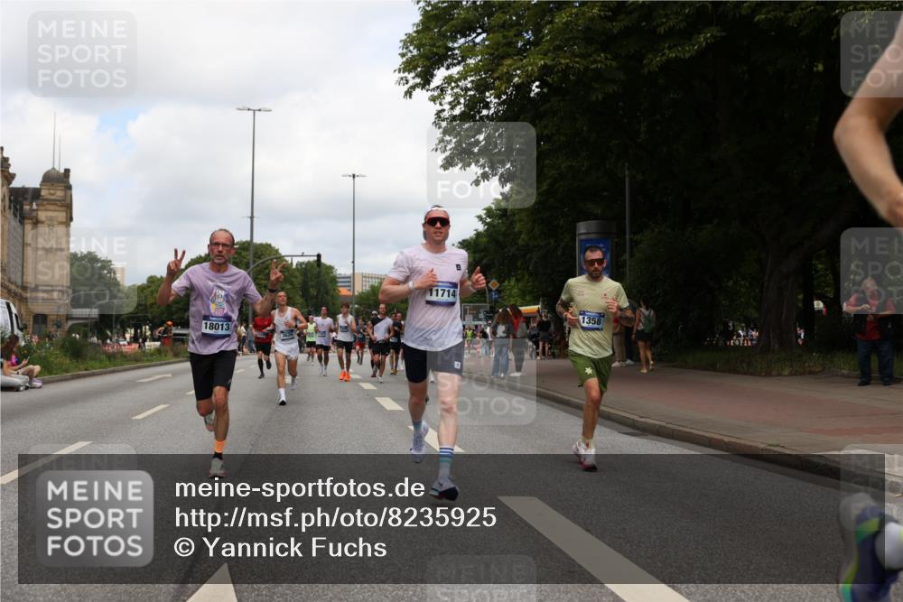 29.06.2025 - hella hamburg halbmarathon Yannick Fuchs http://msf.ph/oto/8235925 29.06.2025 10:34:30 20KM 1358, 1603, 1975, 2573, 2972, 3547, 3626, 4381, 4398, 4766, 4888, 5752, 6149, 6152, 7495, 7622, 8346, 8467, 8574, 8933, 9116, 9540, 11284, 11714, 11806, 12046, 12091, 13190, 14077, 14699, 15421, 15435, 15813, 15828, 16580, 17425, 17792, 17916, 17973, 18013, 18154, 18979 meine-sportfotos.de