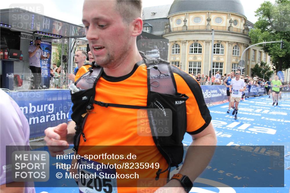 29.06.2025 - hella hamburg halbmarathon Michael Strokosch http://msf.ph/oto/8235949 29.06.2025 10:47:47 Ziel 2340, 2708, 5915, 7962, 8564, 10988, 11283, 12679, 13948, 14383, 15478, 16205, 17229, 18430 meine-sportfotos.de