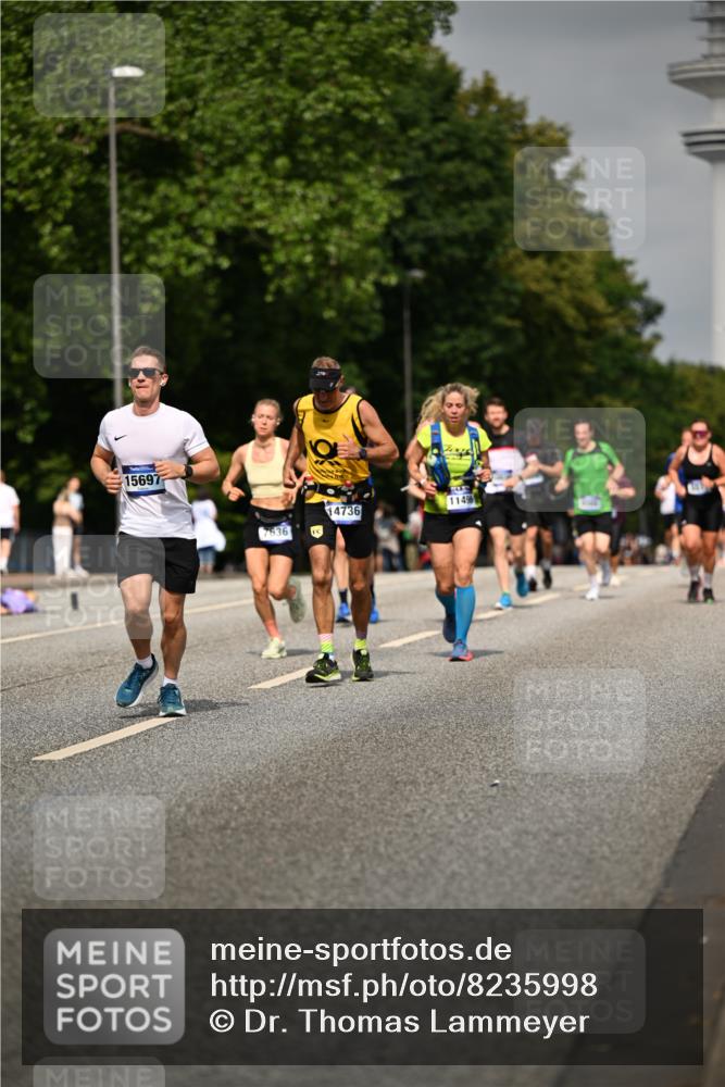 29.06.2025 - hella hamburg halbmarathon Dr. Thomas Lammeyer http://msf.ph/oto/8235998 29.06.2025 10:13:42 Kennedybrücke 1838, 3921, 5511, 7187, 7333, 7636, 8219, 9366, 9434, 9674, 9781, 10036, 10819, 10943, 11067 meine-sportfotos.de