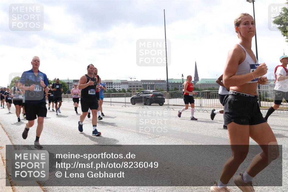 29.06.2025 - hella hamburg halbmarathon Lena Gebhardt http://msf.ph/oto/8236049 29.06.2025 10:45:12 Lombardsbrücke 1024, 1273, 1629, 1685, 1713, 1798, 1924, 2007, 2216, 2217, 2779, 3160, 3164, 3357, 3377, 3570, 3879, 3993, 4099, 4102, 4186, 4275, 4306, 4337, 4504, 4820, 4851, 5099, 5108, 5190, 5339, 5636, 5949, 6150, 6509, 6763, 6788, 6841, 6888, 6911, 6922, 6980, 7283, 7530, 7541, 7699, 7859, 7912, 8582, 8594, 8605, 8762, 8907, 9036, 9084, 9085, 9620, 10182, 10225, 10562, 10566, 10668, 10707, 11272, 11314, 12198, 12318, 12332, 12334, 12394, 13039, 13261 meine-sportfotos.de