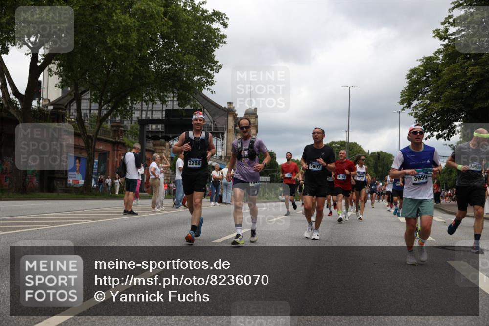 29.06.2025 - hella hamburg halbmarathon Yannick Fuchs http://msf.ph/oto/8236070 29.06.2025 10:47:08 20KM 1061, 1258, 1499, 1683, 1706, 1783, 2074, 2099, 2208, 2346, 2910, 3059, 3334, 3399, 3999, 4065, 4419, 4587, 4635, 5077, 5607, 5907, 6198, 6628, 6897, 7232, 7383, 7509, 8273, 8361, 8587, 8651, 9065, 9163, 9537, 10724, 11217, 11588, 11589, 11604, 11689, 11992, 12155, 12413, 12482, 12490, 12875, 12910, 14323, 14805, 15126, 15179, 15430, 15681, 15980, 16467, 16538, 16986, 18249, 18720, 18901, 19208, 19244 meine-sportfotos.de