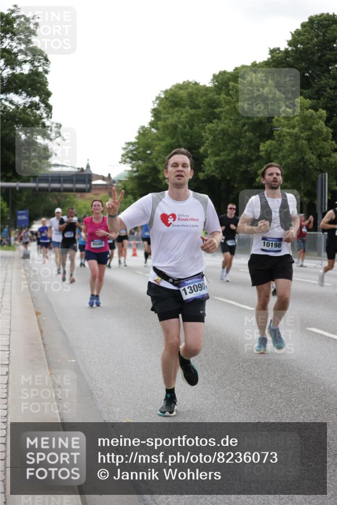 29.06.2025 - hella hamburg halbmarathon Jannik Wohlers http://msf.ph/oto/8236073 29.06.2025 10:28:47 Lombardsbrücke 1230, 2688, 4161, 4373, 4982, 6345, 7169, 7449, 8048, 10198, 10641, 10808, 11803, 11989, 12099, 12404, 12442, 12958, 13090, 15952, 15955, 16673, 18414 meine-sportfotos.de