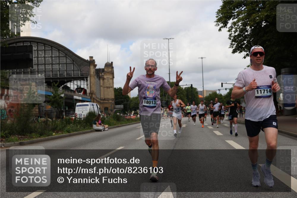 29.06.2025 - hella hamburg halbmarathon Yannick Fuchs http://msf.ph/oto/8236103 29.06.2025 10:34:31 20KM 1358, 1603, 1975, 2573, 2826, 2972, 3547, 3626, 4381, 4398, 4766, 4888, 5752, 6149, 6152, 7495, 7622, 8346, 8467, 8574, 8933, 9116, 9540, 11284, 11714, 11806, 12046, 12091, 13190, 14077, 14699, 15421, 15813, 15828, 16580, 17425, 17792, 17916, 17973, 18013, 18154, 18979 meine-sportfotos.de