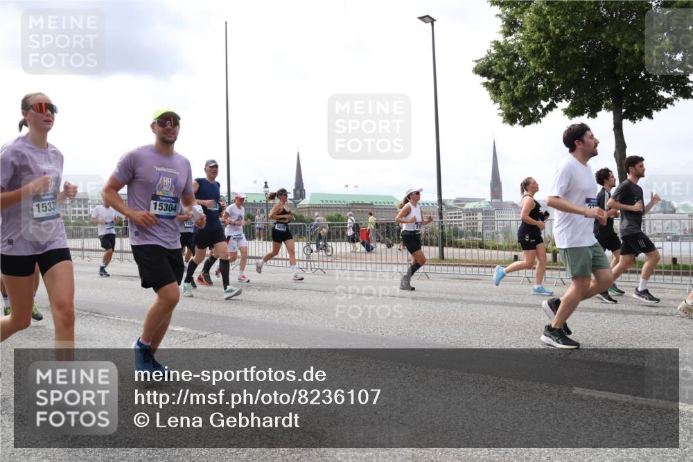 29.06.2025 - hella hamburg halbmarathon Lena Gebhardt http://msf.ph/oto/8236107 29.06.2025 10:33:41 Lombardsbrücke 1189, 1275, 1417, 1764, 1896, 1995, 2085, 2342, 2482, 2776, 2838, 3170, 3264, 3340, 3341, 3345, 3560, 3812, 4164, 4361, 4433, 4445, 4449, 4479, 4696, 4942, 5075, 5096, 5141, 5557, 5561, 5566, 5569, 5691, 5821, 5822, 5887, 6109, 6364, 6515, 6516, 6773, 6854, 6956, 6999, 7027, 7565, 7653, 7705, 8021, 8157, 8202, 8282, 8375, 8377, 8383, 8401, 8891, 9094, 9234, 9258, 9438, 9591, 9592, 9750, 9780, 9799, 9875, 9995, 10007, 10071, 10561, 11811, 11826 meine-sportfotos.de