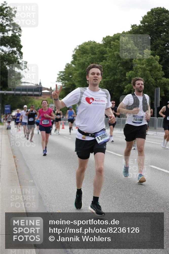 29.06.2025 - hella hamburg halbmarathon Jannik Wohlers http://msf.ph/oto/8236126 29.06.2025 10:28:47 Lombardsbrücke 1230, 2688, 4161, 4373, 4982, 6345, 7169, 7449, 8048, 10198, 10641, 10808, 11803, 11989, 12099, 12404, 12442, 12958, 13090, 15952, 15955, 16673, 18414 meine-sportfotos.de