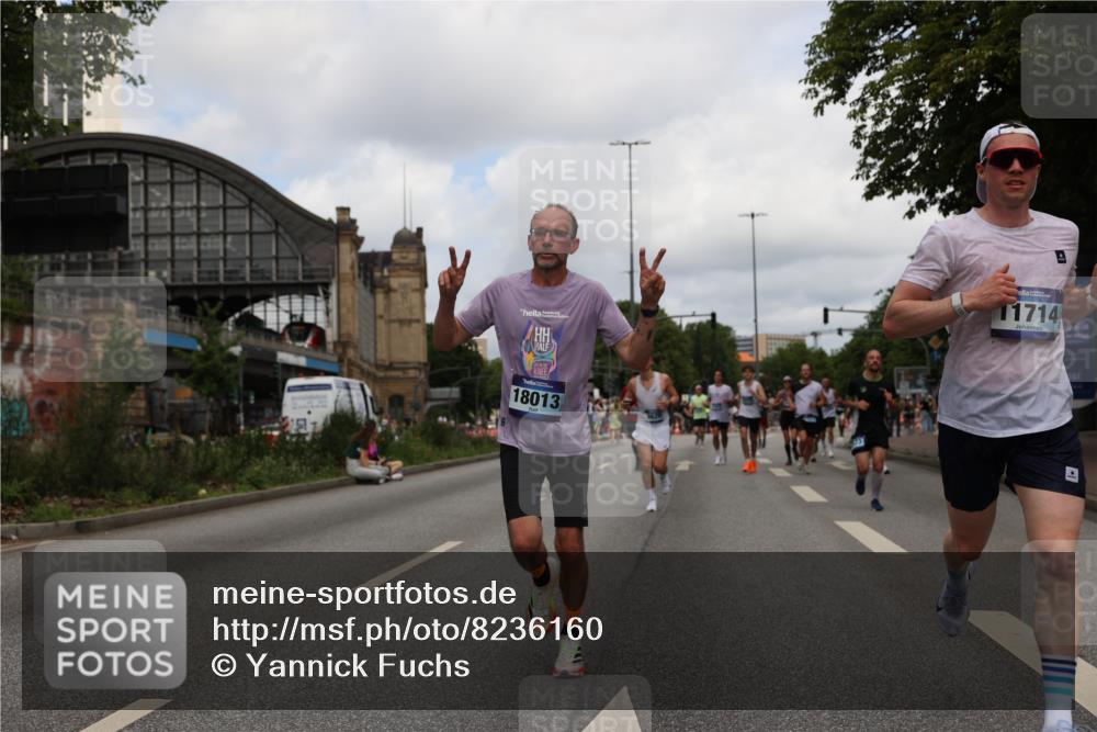 29.06.2025 - hella hamburg halbmarathon Yannick Fuchs http://msf.ph/oto/8236160 29.06.2025 10:34:31 20KM 1358, 1603, 1975, 2573, 2826, 2972, 3547, 3626, 4381, 4398, 4766, 4888, 5752, 6149, 6152, 7495, 7622, 8346, 8467, 8574, 8933, 9116, 9540, 11284, 11714, 11806, 12046, 12091, 13190, 14077, 14699, 15421, 15813, 15828, 16580, 17425, 17792, 17916, 17973, 18013, 18154, 18979 meine-sportfotos.de