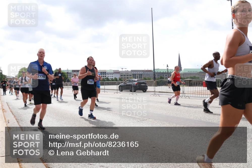 29.06.2025 - hella hamburg halbmarathon Lena Gebhardt http://msf.ph/oto/8236165 29.06.2025 10:45:12 Lombardsbrücke 1024, 1273, 1629, 1685, 1713, 1798, 1924, 2007, 2216, 2217, 2779, 3160, 3164, 3357, 3377, 3570, 3879, 3993, 4099, 4102, 4186, 4275, 4306, 4337, 4504, 4820, 4851, 5099, 5108, 5190, 5339, 5636, 5949, 6150, 6509, 6763, 6788, 6841, 6888, 6911, 6922, 6980, 7283, 7530, 7541, 7699, 7859, 7912, 8582, 8594, 8605, 8762, 8907, 9036, 9084, 9085, 9620, 10182, 10225, 10562, 10566, 10668, 10707, 11272, 11314, 12198, 12318, 12332, 12334, 12394, 13039, 13261 meine-sportfotos.de