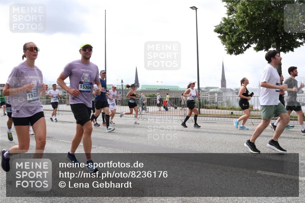 29.06.2025 - hella hamburg halbmarathon Lena Gebhardt http://msf.ph/oto/8236176 29.06.2025 10:33:42 Lombardsbrücke 1189, 1275, 1417, 1764, 1896, 1995, 2085, 2342, 2482, 2776, 2838, 3170, 3264, 3340, 3341, 3345, 3560, 3812, 4164, 4361, 4433, 4445, 4449, 4479, 4696, 4942, 5075, 5096, 5141, 5557, 5561, 5566, 5569, 5691, 5821, 5822, 5887, 6109, 6364, 6515, 6516, 6773, 6854, 6956, 6999, 7027, 7565, 7653, 7705, 8021, 8157, 8202, 8282, 8375, 8377, 8383, 8401, 8891, 9094, 9234, 9258, 9438, 9591, 9592, 9750, 9780, 9799, 9875, 9995, 10007, 10071, 10561, 11811, 11826 meine-sportfotos.de