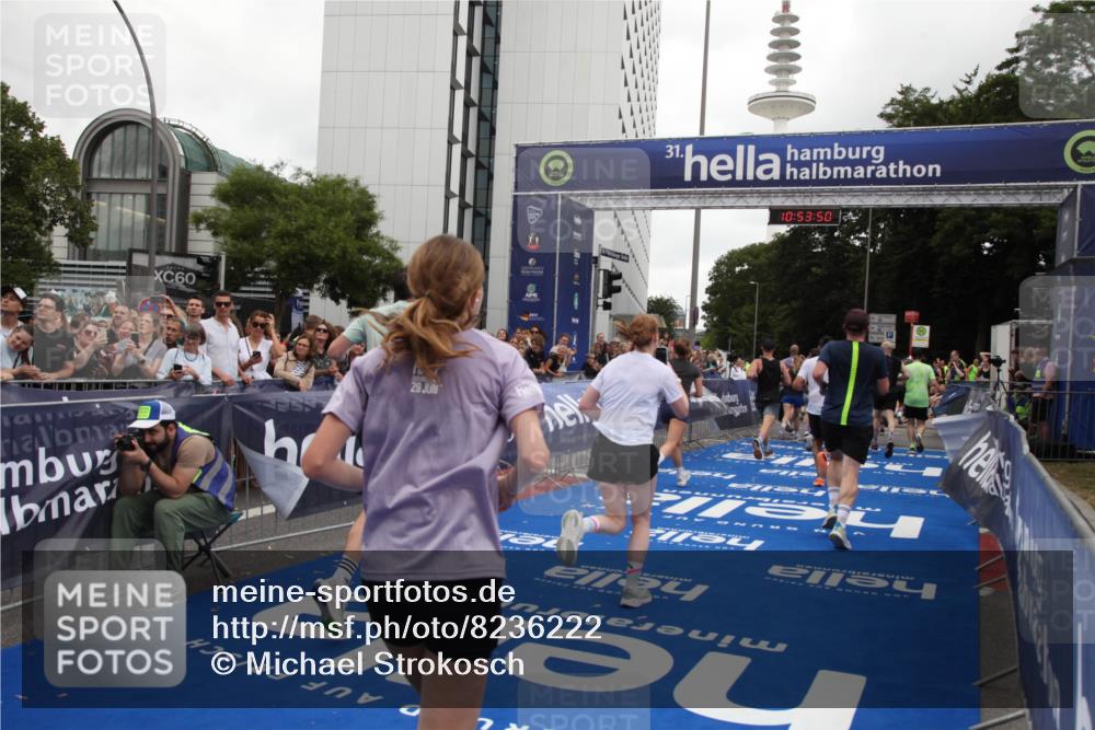29.06.2025 - hella hamburg halbmarathon Michael Strokosch http://msf.ph/oto/8236222 29.06.2025 10:53:49 Ziel 1422, 2058, 2082, 2518, 5399, 5607, 6260, 6877, 7177, 8285, 8335, 9922, 10529, 10895, 11588, 11589, 11604, 14702, 14818, 15441, 15502, 16092, 17482, 17740, 18143, 18249, 18487, 18514, 18759 meine-sportfotos.de