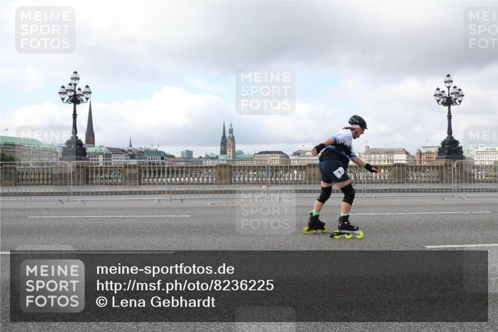 29.06.2025 - hella hamburg halbmarathon Lena Gebhardt http://msf.ph/oto/8236225 29.06.2025 09:01:59 Lombardsbrücke  meine-sportfotos.de