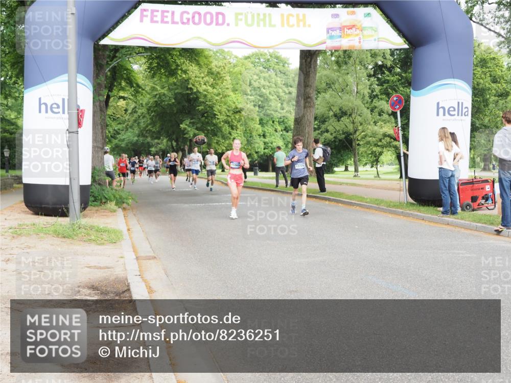29.06.2025 - hella hamburg halbmarathon MichiJ http://msf.ph/oto/8236251 29.06.2025 10:27:08 Zwischen KM18-KM19 1710, 2745, 13755, 14688, 15965, 17154, 17646, 17726 meine-sportfotos.de