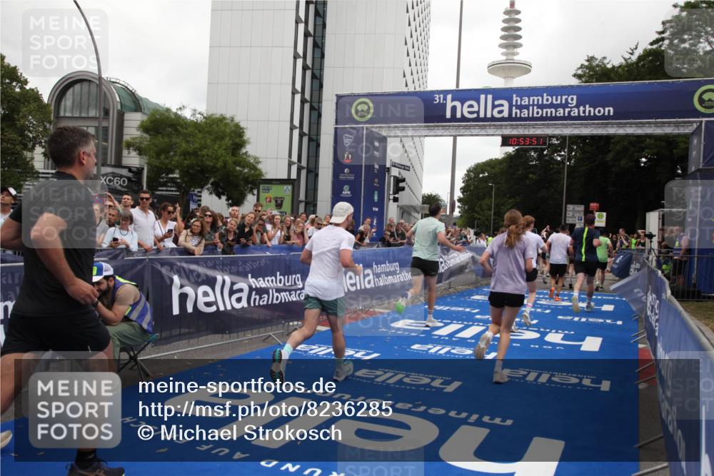 29.06.2025 - hella hamburg halbmarathon Michael Strokosch http://msf.ph/oto/8236285 29.06.2025 10:53:50 Ziel 1422, 2082, 2518, 5399, 5607, 6260, 6877, 7177, 8285, 8335, 9922, 10529, 10895, 11588, 11589, 14702, 14818, 15441, 15502, 17482, 17740, 18249, 18487, 18514, 18759 meine-sportfotos.de