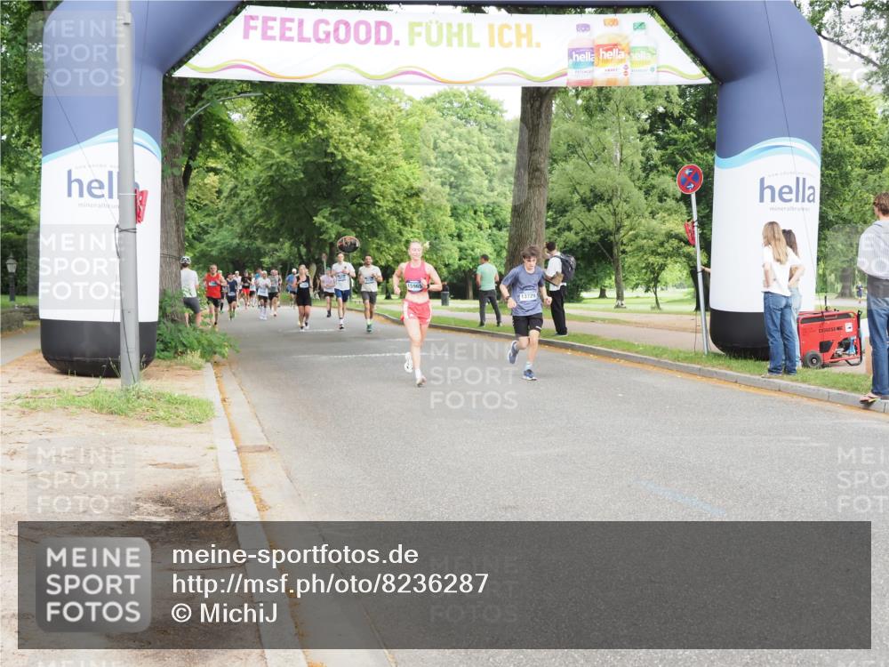 29.06.2025 - hella hamburg halbmarathon MichiJ http://msf.ph/oto/8236287 29.06.2025 10:27:08 Zwischen KM18-KM19 1710, 2745, 13755, 14688, 15965, 17154, 17646, 17726 meine-sportfotos.de