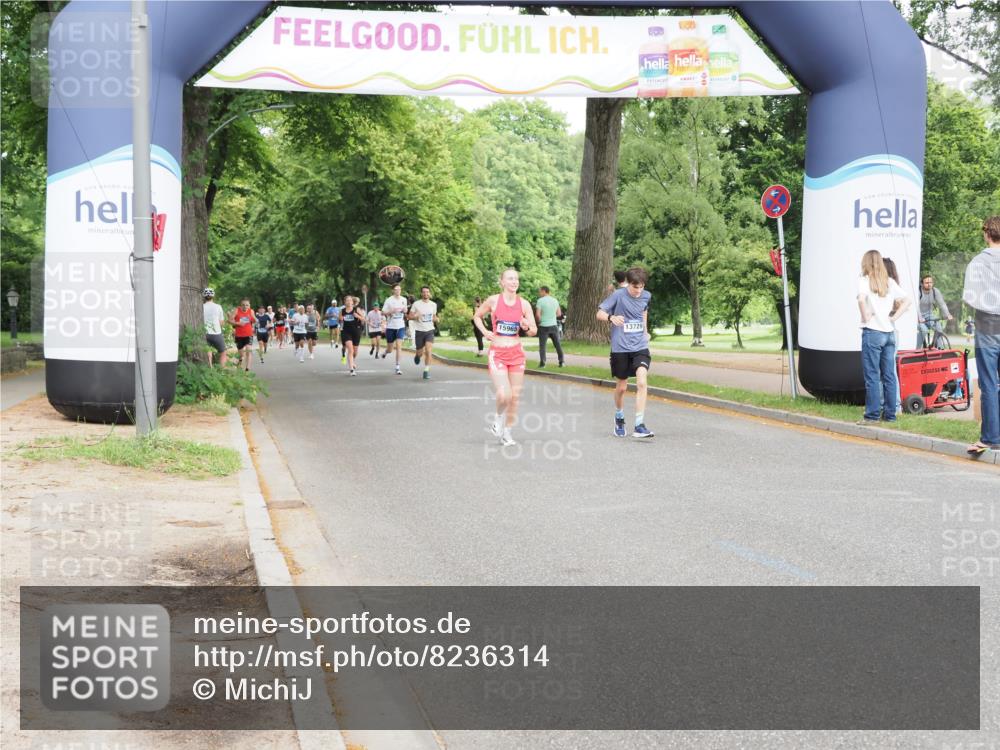 29.06.2025 - hella hamburg halbmarathon MichiJ http://msf.ph/oto/8236314 29.06.2025 10:27:08 Zwischen KM18-KM19 1710, 2745, 13755, 14688, 15965, 17154, 17646, 17726 meine-sportfotos.de