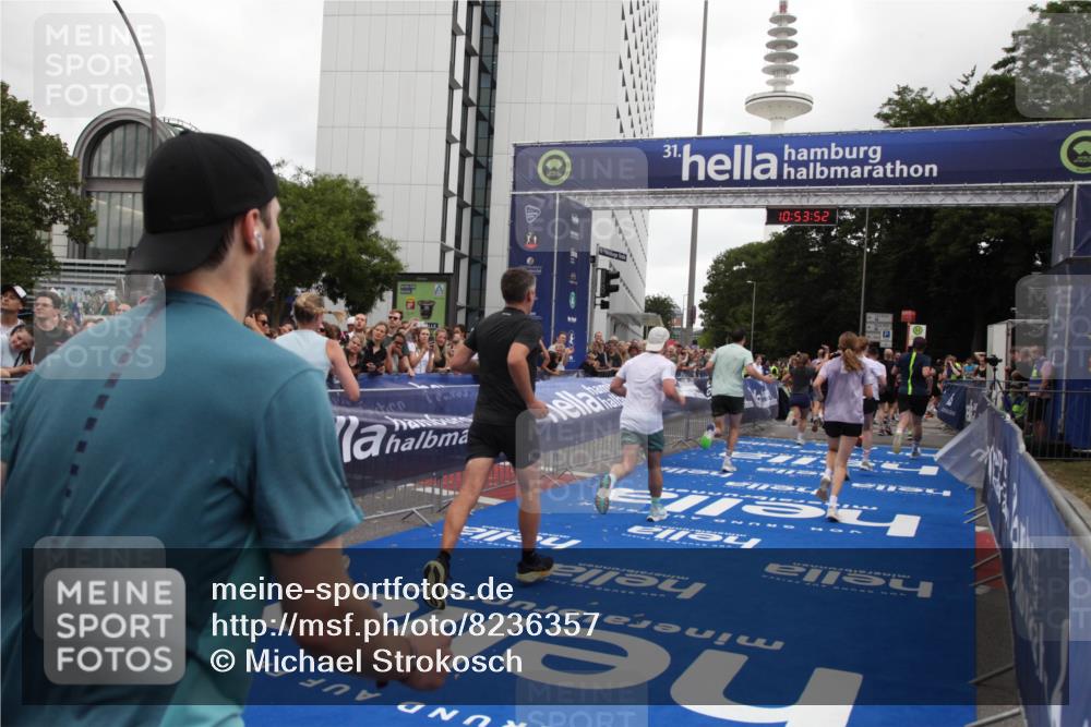 29.06.2025 - hella hamburg halbmarathon Michael Strokosch http://msf.ph/oto/8236357 29.06.2025 10:53:51 Ziel 1422, 2082, 2518, 5607, 6260, 6877, 7177, 8285, 8335, 9922, 10529, 10891, 14026, 14702, 14818, 15502, 17482, 17740, 18249, 18487, 18514, 18759 meine-sportfotos.de