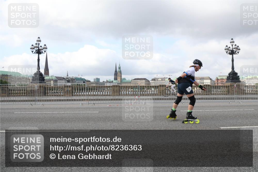 29.06.2025 - hella hamburg halbmarathon Lena Gebhardt http://msf.ph/oto/8236363 29.06.2025 09:01:59 Lombardsbrücke  meine-sportfotos.de