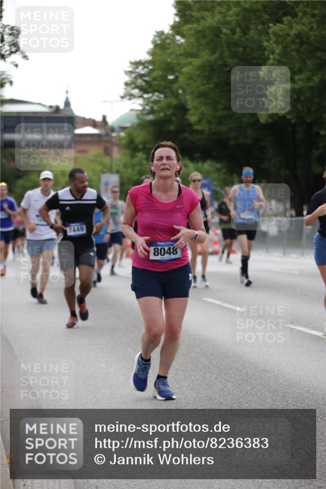 29.06.2025 - hella hamburg halbmarathon Jannik Wohlers http://msf.ph/oto/8236383 29.06.2025 10:28:49 Lombardsbrücke 1230, 2688, 3179, 4373, 4982, 6345, 7169, 7449, 8048, 8812, 10198, 10641, 10808, 11792, 11803, 11989, 12099, 12404, 12958, 13090, 15952, 15955, 16673, 16676, 18414 meine-sportfotos.de