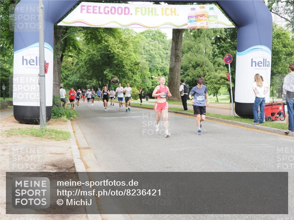 29.06.2025 - hella hamburg halbmarathon MichiJ http://msf.ph/oto/8236421 29.06.2025 10:27:09 Zwischen KM18-KM19 1710, 2745, 13729, 13755, 14688, 15965, 17154, 17646, 17726 meine-sportfotos.de