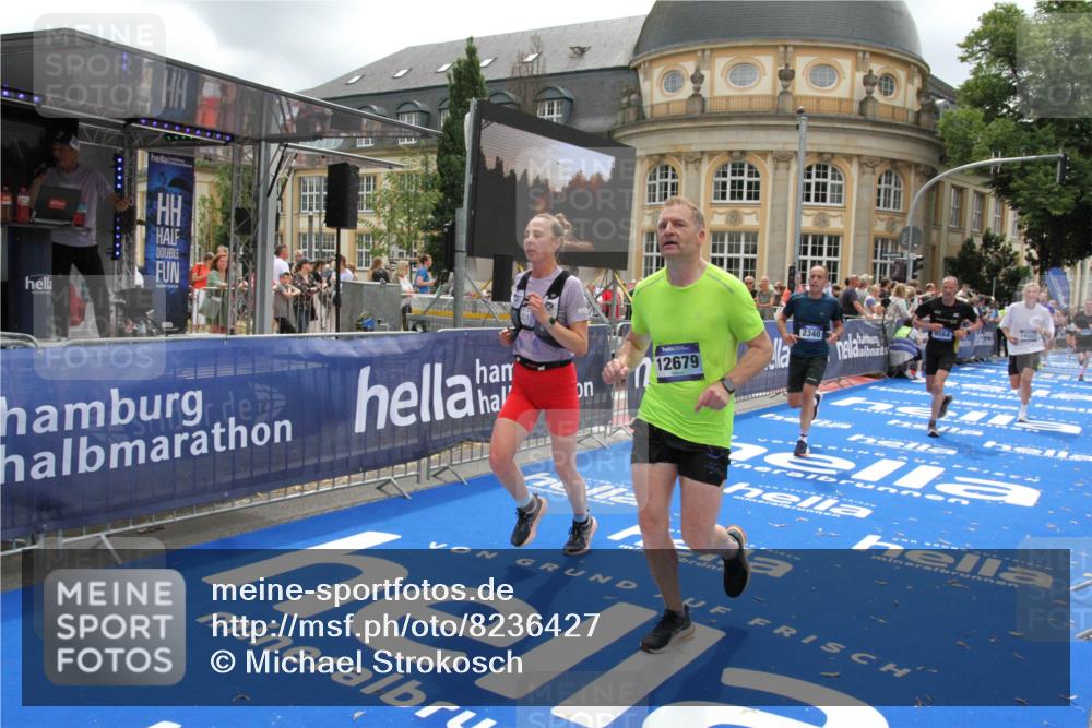 29.06.2025 - hella hamburg halbmarathon Michael Strokosch http://msf.ph/oto/8236427 29.06.2025 10:47:51 Ziel 2340, 5915, 6836, 8564, 11961, 12679, 14383, 17229, 18356, 18430, 18836 meine-sportfotos.de