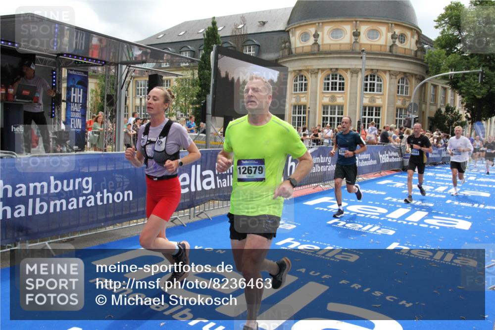 29.06.2025 - hella hamburg halbmarathon Michael Strokosch http://msf.ph/oto/8236463 29.06.2025 10:47:52 Ziel 2340, 5915, 6836, 8564, 11961, 12679, 14383, 17229, 18356, 18430, 18836 meine-sportfotos.de