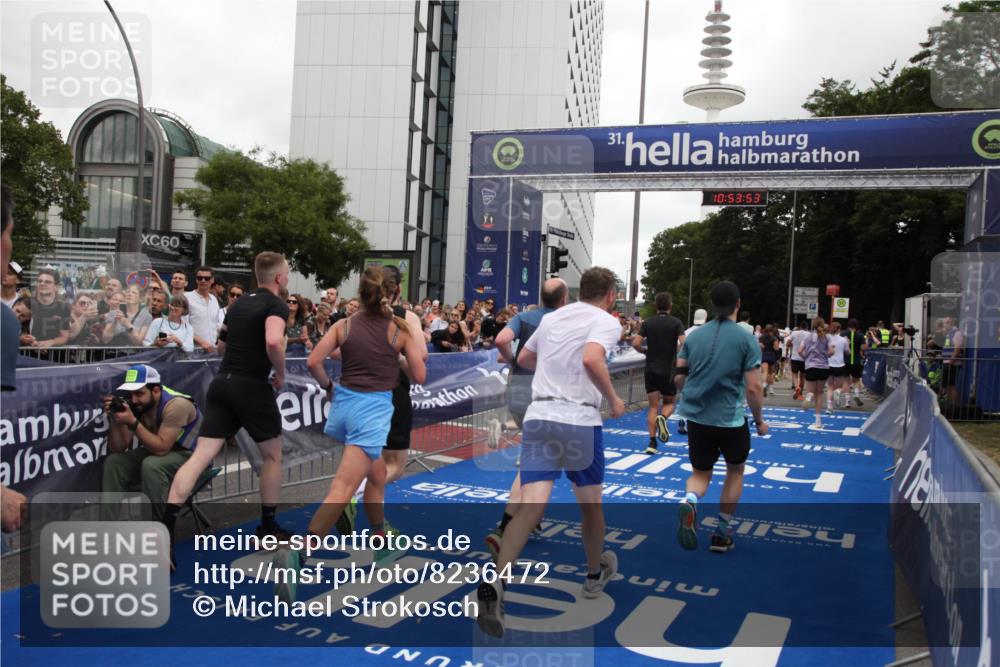 29.06.2025 - hella hamburg halbmarathon Michael Strokosch http://msf.ph/oto/8236472 29.06.2025 10:53:52 Ziel 1422, 1706, 1870, 2082, 2518, 5607, 6260, 6877, 7177, 8285, 8335, 9922, 10529, 10891, 12413, 14026, 14702, 14818, 15502, 16538, 17740, 18249, 18418, 18487, 18514, 18759, 18915, 19177 meine-sportfotos.de