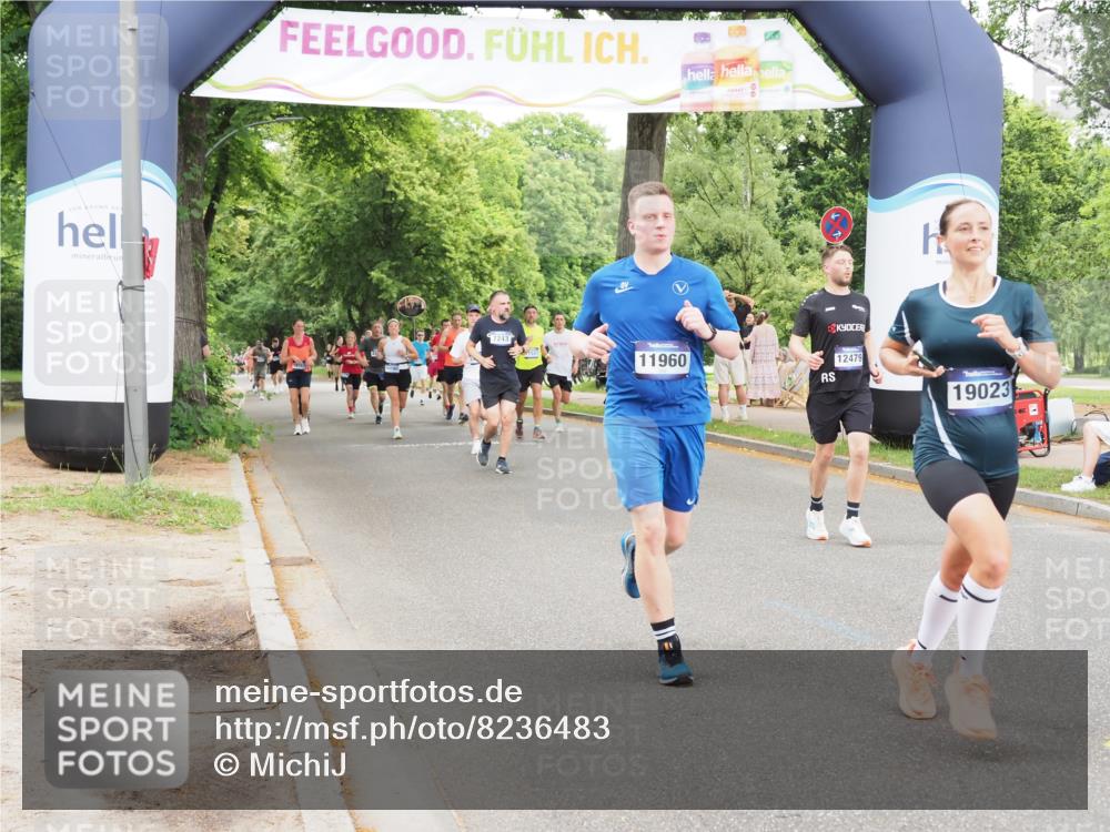 29.06.2025 - hella hamburg halbmarathon MichiJ http://msf.ph/oto/8236483 29.06.2025 10:50:03 Zwischen KM18-KM19 1427, 1464, 2683, 4538, 7243, 9439, 9554, 11960, 12479, 13503, 18999, 19023 meine-sportfotos.de