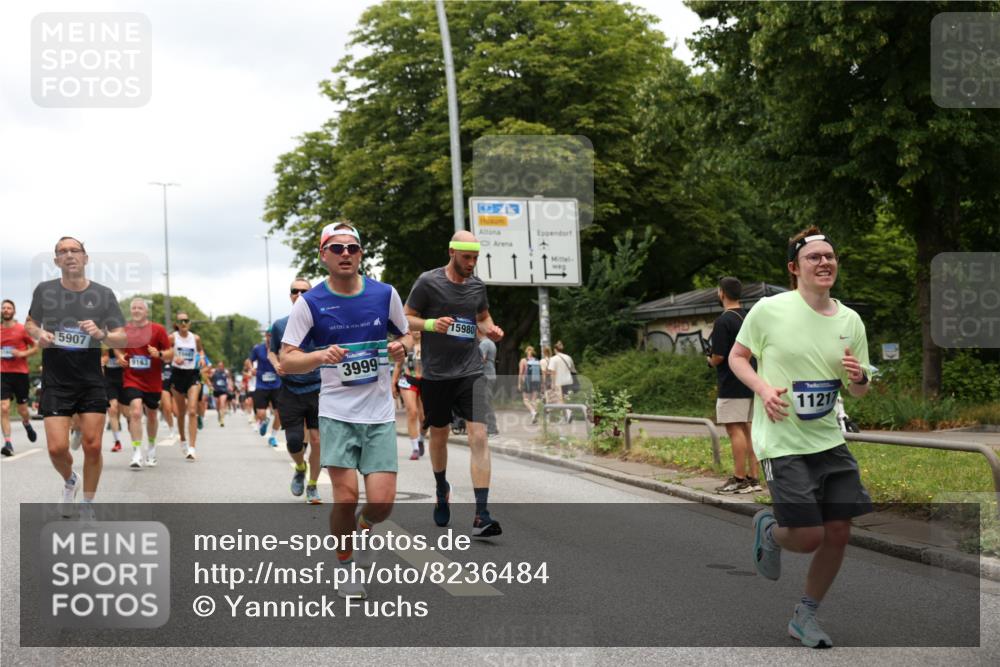 29.06.2025 - hella hamburg halbmarathon Yannick Fuchs http://msf.ph/oto/8236484 29.06.2025 10:47:09 20KM 1061, 1258, 1499, 1683, 1706, 1783, 2074, 2099, 2208, 2346, 2910, 3059, 3334, 3399, 3999, 4065, 4419, 4587, 4635, 5077, 5607, 5907, 6198, 6628, 6897, 7177, 7509, 7864, 8273, 8361, 8587, 8651, 9065, 9163, 9537, 10724, 11217, 11588, 11589, 11604, 11689, 11992, 12155, 12413, 12482, 12490, 12875, 12910, 14323, 15126, 15179, 15430, 15681, 15980, 16467, 16538, 16986, 18249, 18720, 18901, 19208, 19244 meine-sportfotos.de