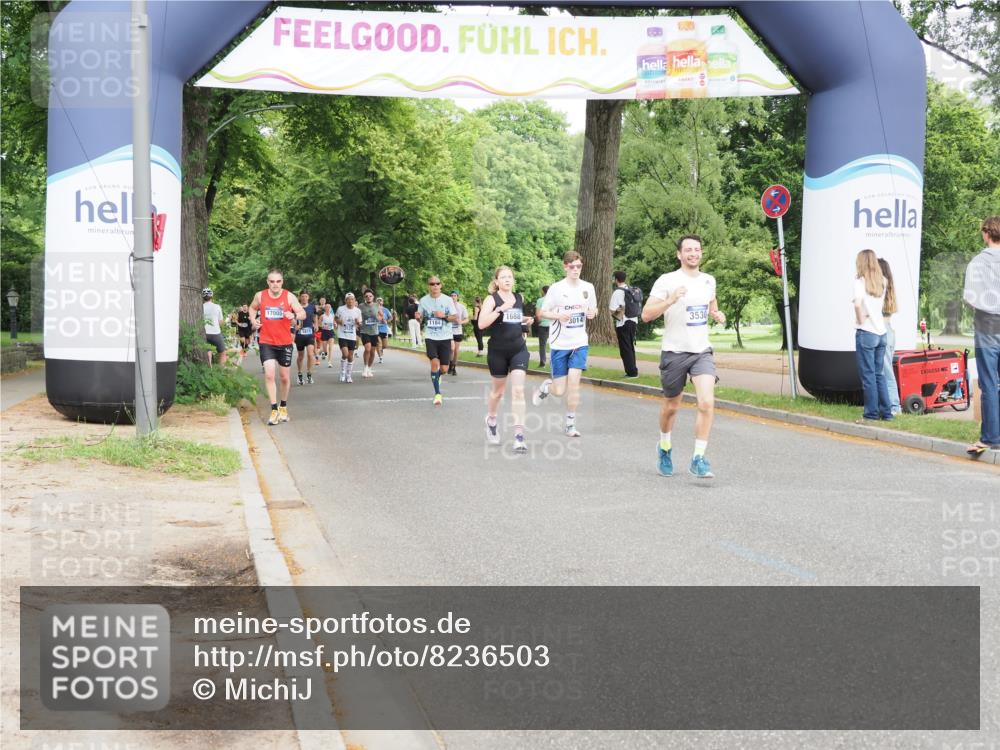 29.06.2025 - hella hamburg halbmarathon MichiJ http://msf.ph/oto/8236503 29.06.2025 10:27:13 Zwischen KM18-KM19 3014, 3530, 13729, 13755, 15965 meine-sportfotos.de