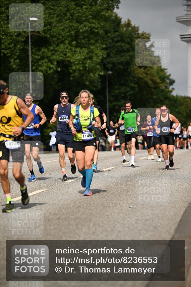 29.06.2025 - hella hamburg halbmarathon Dr. Thomas Lammeyer http://msf.ph/oto/8236553 29.06.2025 10:13:46 Kennedybrücke 1573, 1838, 3921, 5511, 7042, 7187, 7333, 7636, 8219, 9366, 9434, 9674, 9781, 10036, 10943 meine-sportfotos.de
