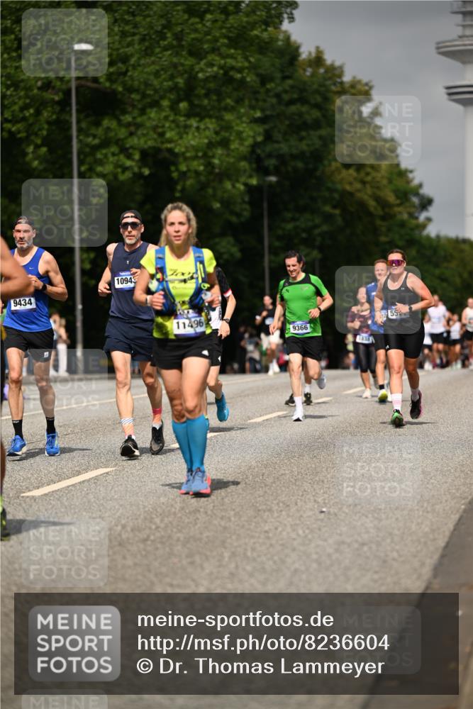 29.06.2025 - hella hamburg halbmarathon Dr. Thomas Lammeyer http://msf.ph/oto/8236604 29.06.2025 10:13:46 Kennedybrücke 1573, 1838, 3921, 5511, 7042, 7187, 7333, 7636, 8219, 9366, 9434, 9674, 9781, 10036, 10943 meine-sportfotos.de