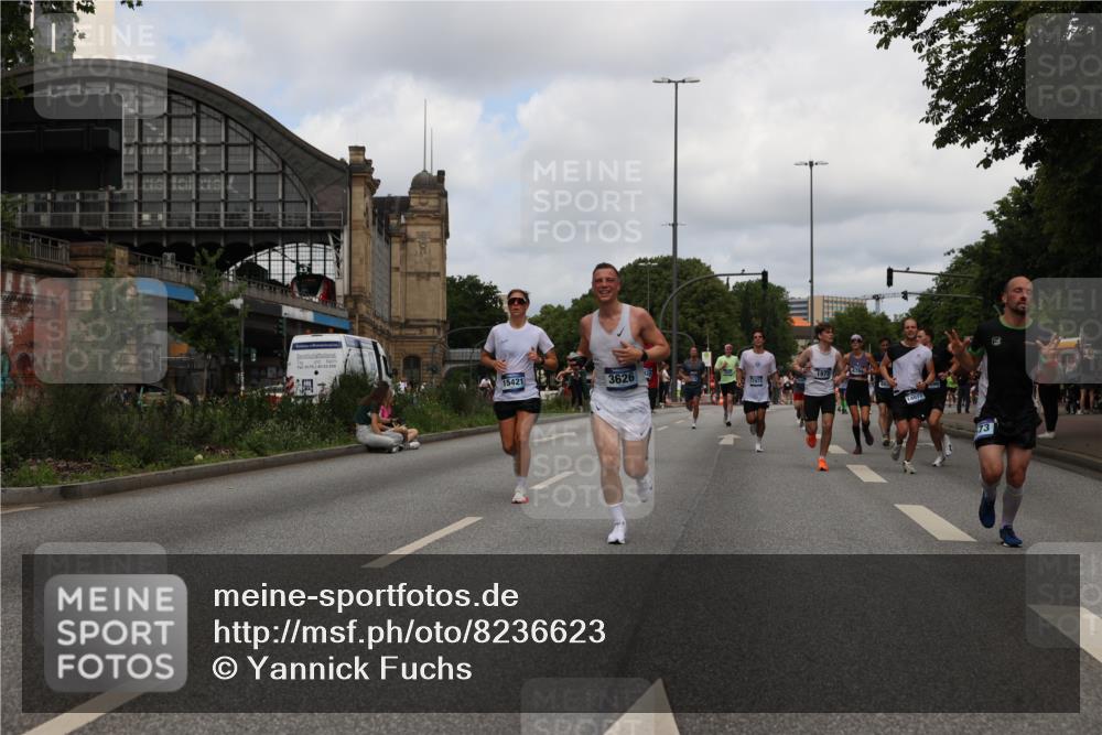 29.06.2025 - hella hamburg halbmarathon Yannick Fuchs http://msf.ph/oto/8236623 29.06.2025 10:34:32 20KM 1358, 1603, 1975, 2573, 2826, 3547, 3626, 4381, 4398, 4766, 4888, 5375, 6149, 6152, 6649, 7495, 7622, 8346, 8467, 8574, 8933, 9116, 11284, 11714, 11806, 12046, 12091, 13190, 14077, 14699, 15421, 15813, 15828, 16580, 17425, 17792, 17916, 17973, 18013, 18154, 18979 meine-sportfotos.de