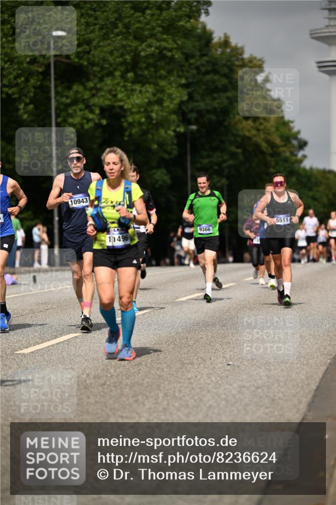 29.06.2025 - hella hamburg halbmarathon Dr. Thomas Lammeyer http://msf.ph/oto/8236624 29.06.2025 10:13:46 Kennedybrücke 1573, 1838, 3921, 5511, 7042, 7187, 7333, 7636, 8219, 9366, 9434, 9674, 9781, 10036, 10943 meine-sportfotos.de