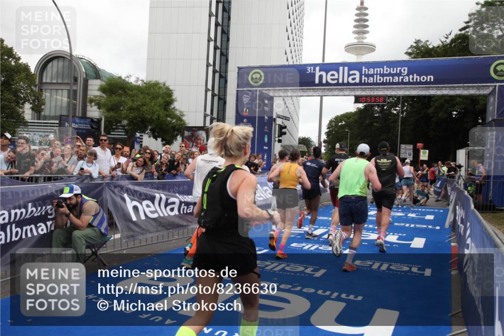 29.06.2025 - hella hamburg halbmarathon Michael Strokosch http://msf.ph/oto/8236630 29.06.2025 10:53:57 Ziel 1422, 1706, 1870, 6260, 6481, 7395, 7918, 7973, 9922, 10529, 10891, 12413, 13032, 14026, 14175, 15502, 16477, 16538, 17740, 18249, 18418, 18487, 18759, 18831, 18879, 18915, 19177 meine-sportfotos.de