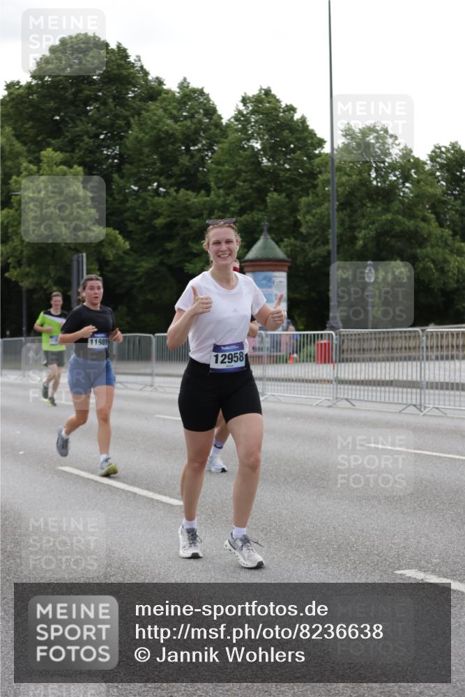 29.06.2025 - hella hamburg halbmarathon Jannik Wohlers http://msf.ph/oto/8236638 29.06.2025 10:28:51 Lombardsbrücke 1230, 2688, 3179, 4373, 6345, 7449, 8048, 8812, 9714, 10198, 10641, 10808, 11792, 11803, 11989, 12099, 12404, 12958, 13090, 14644, 15952, 15955, 16673, 16676, 18414 meine-sportfotos.de