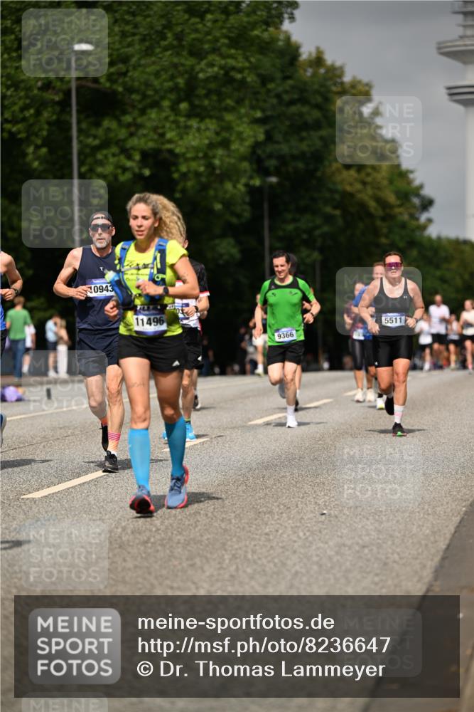 29.06.2025 - hella hamburg halbmarathon Dr. Thomas Lammeyer http://msf.ph/oto/8236647 29.06.2025 10:13:47 Kennedybrücke 1573, 1838, 3921, 5511, 7042, 7187, 7333, 7636, 8219, 9366, 9434, 9674, 9781, 10036, 10943, 11027 meine-sportfotos.de