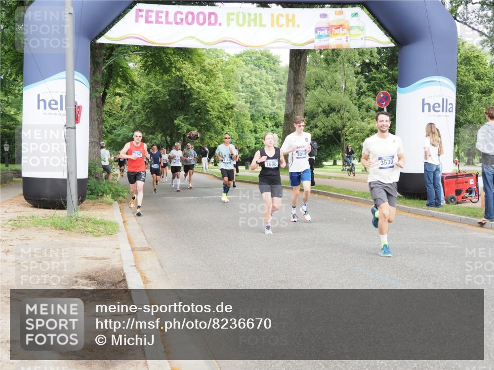 29.06.2025 - hella hamburg halbmarathon MichiJ http://msf.ph/oto/8236670 29.06.2025 10:27:14 Zwischen KM18-KM19 3014, 3530, 13729, 15965 meine-sportfotos.de